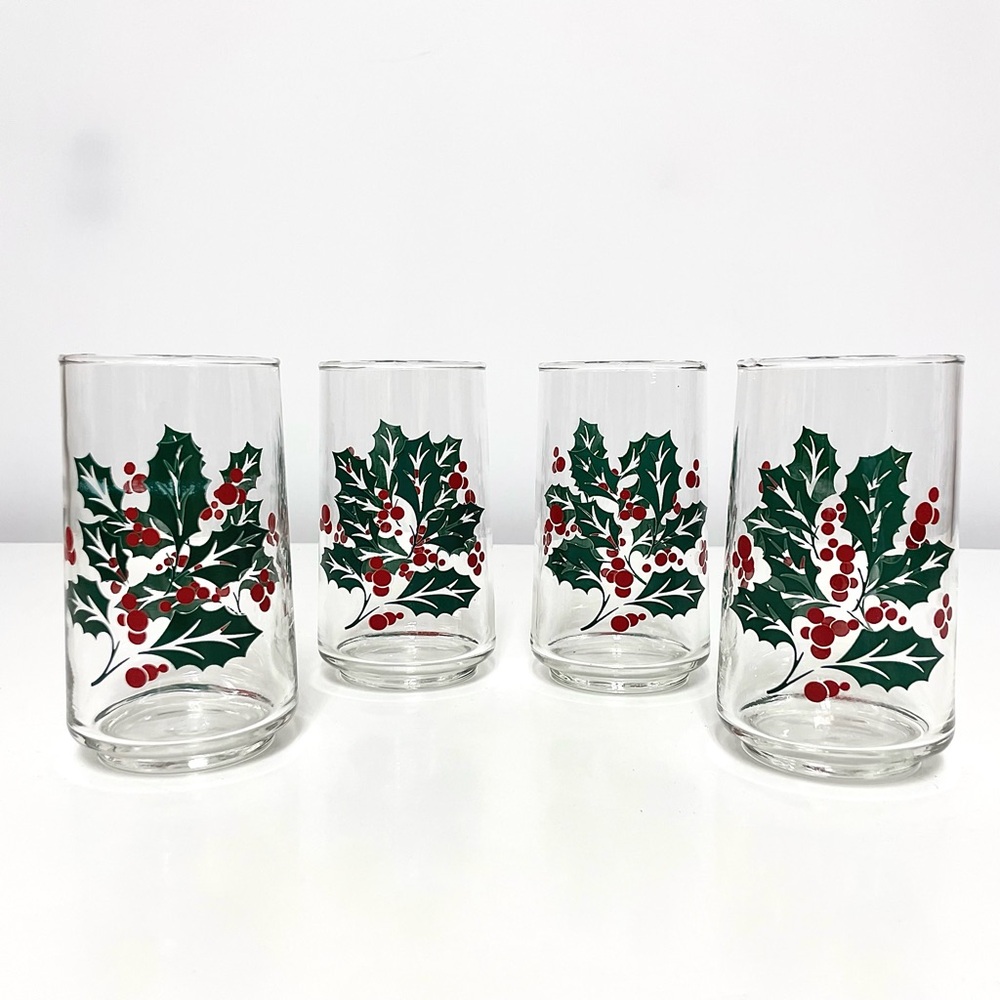 Set of 4 Vintage Holly Berry 12 Oz Tumbler Glasses Christmas Holiday 4.75”